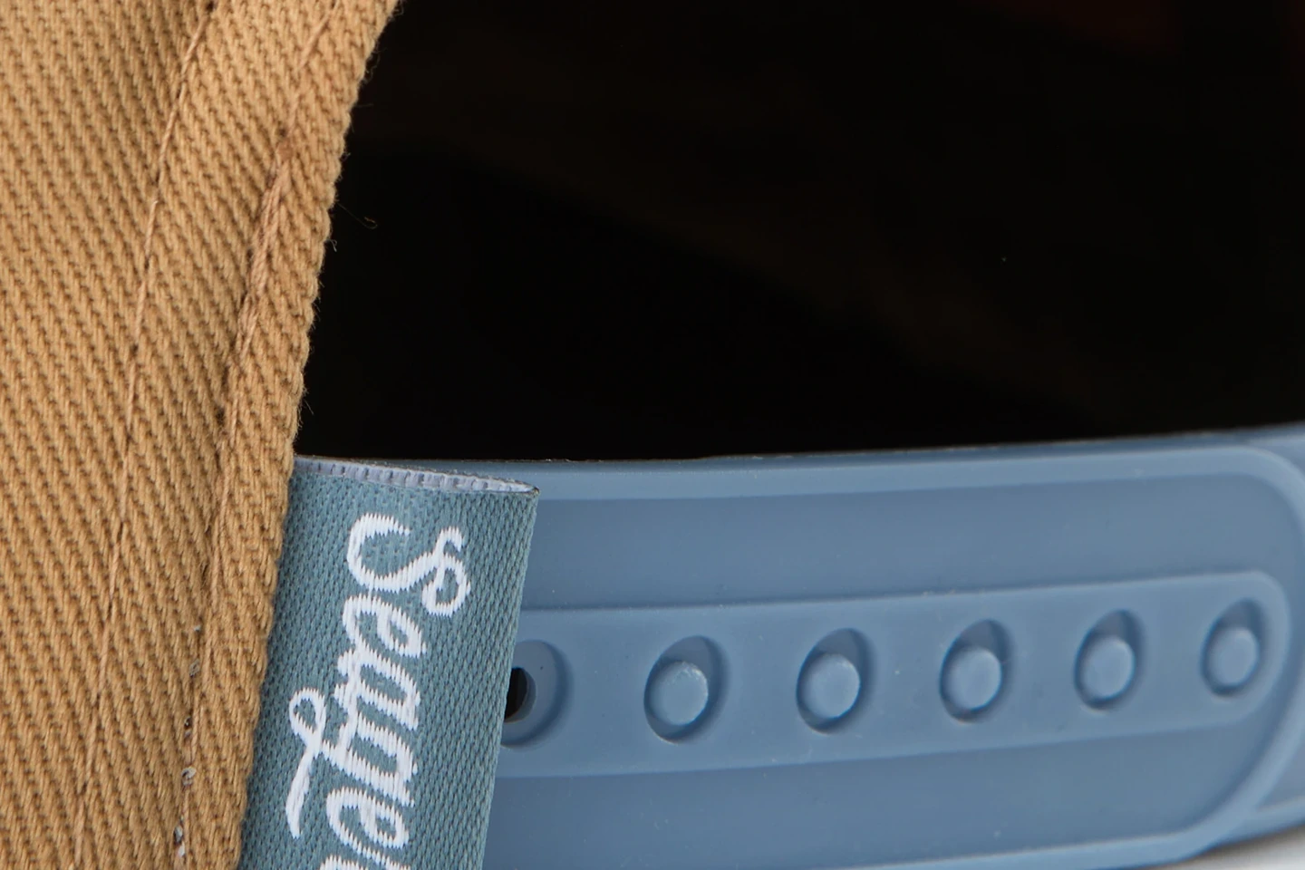 Snapback closure detail example